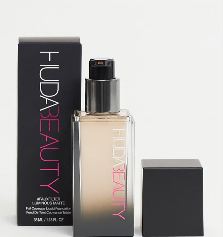 Fondotinta HUDA BEAUTY 