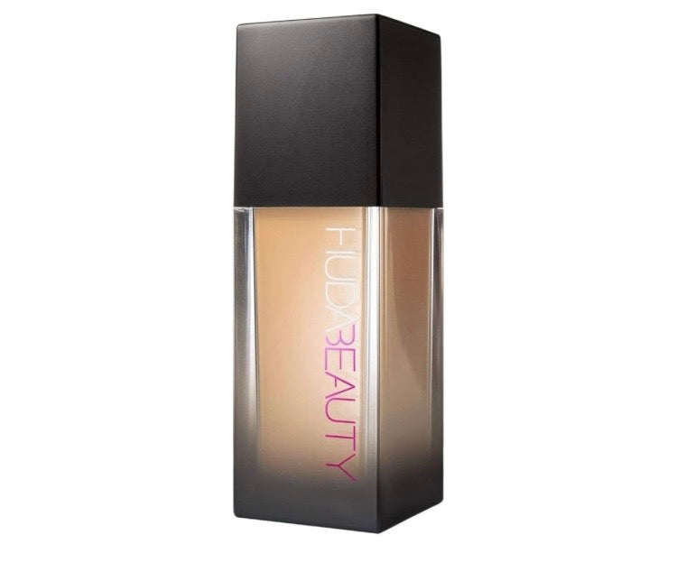 Fondotinta HUDA BEAUTY 